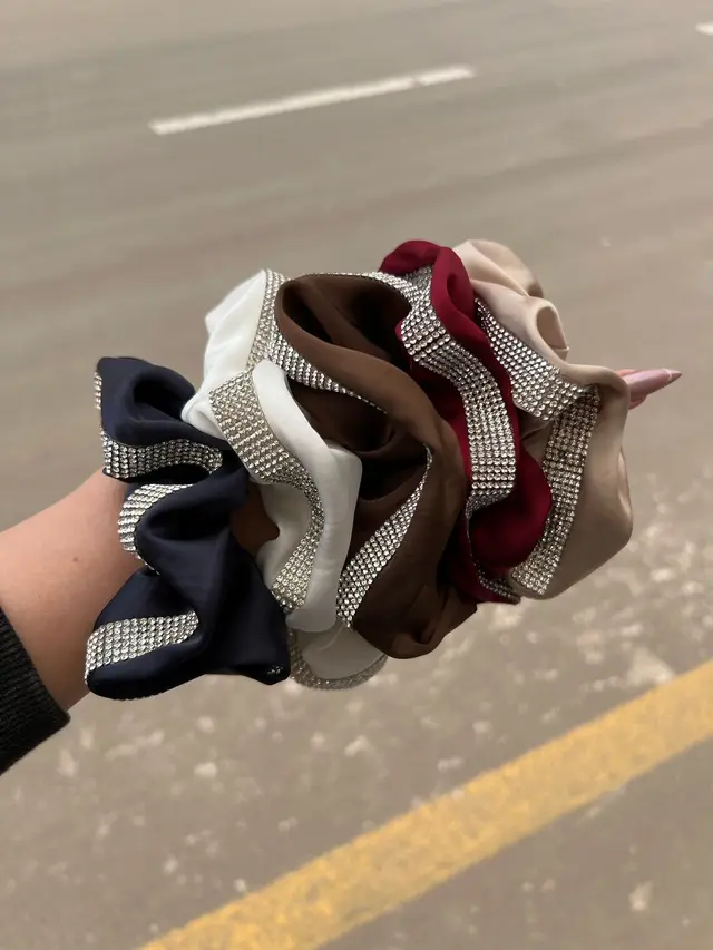 Qaşlı rezin Model 3 — Qaşlı saç rezinleri